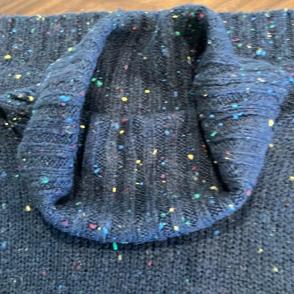 Size large navy Blue Tunic sleeveless with a turtleneck. - Picture 2 of 9